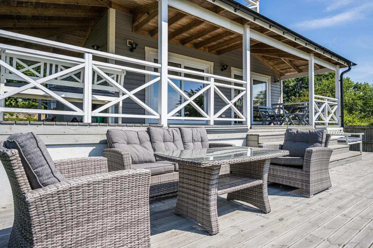 Exclusive Tranquil Villa By The Sea, Boat Available Drottningskar ภายนอก รูปภาพ