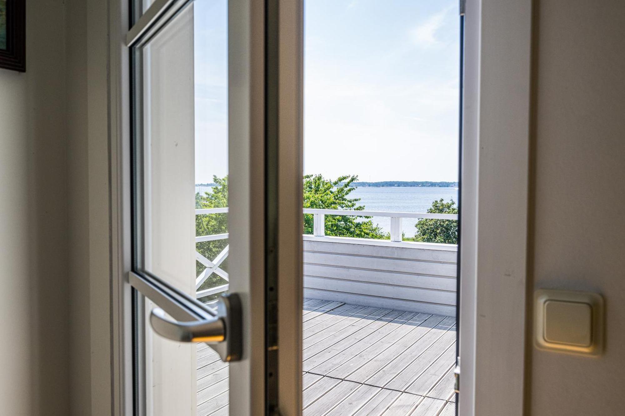 Exclusive Tranquil Villa By The Sea, Boat Available Drottningskar ภายนอก รูปภาพ